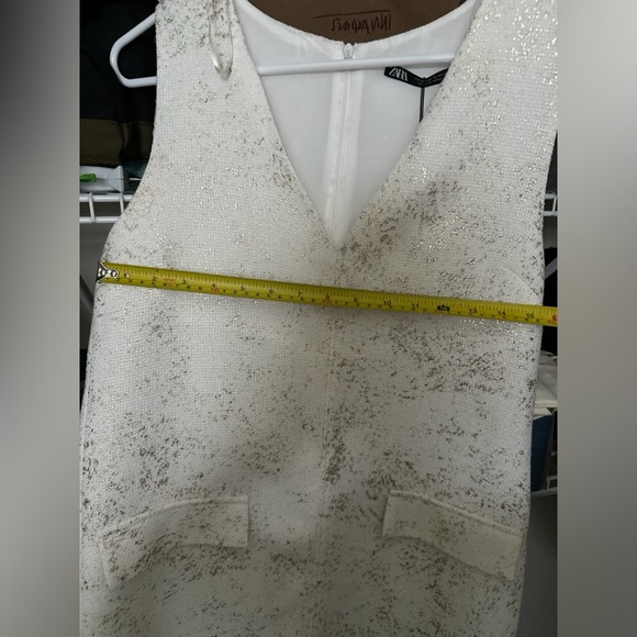 🆕🎉ZARA 🆕🎉 pretty white and gold sleeveless top - Picture 8 of 9